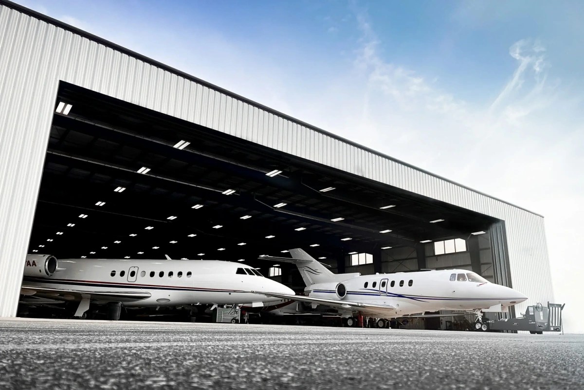 Industrially Aircraft Hangar Steel Frame Warehouse With Maintenance Workshop Made Sandwich Panel In United Kingdom