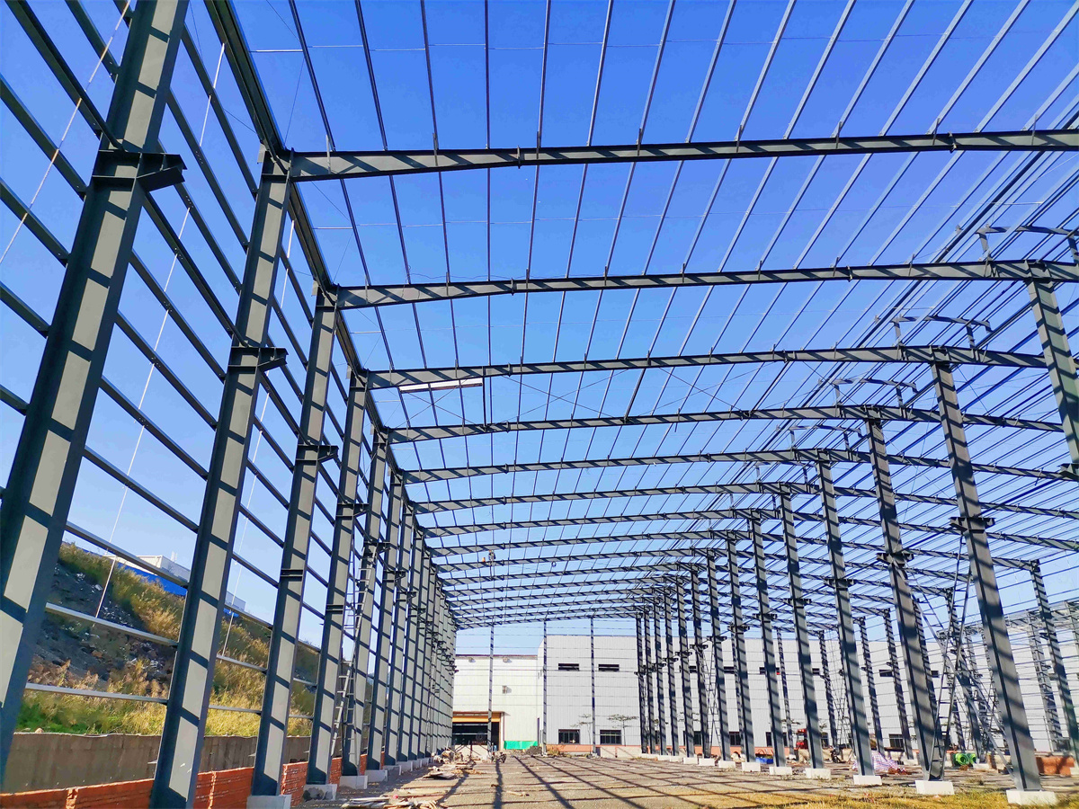 Industrial Workshop Storage Shed Light-Steel Metal Structure Warehouse Q355 Grade ASTM Standard Industrial Building Welding