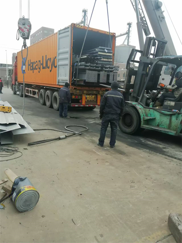 steel structure aircraft hangar project in UK