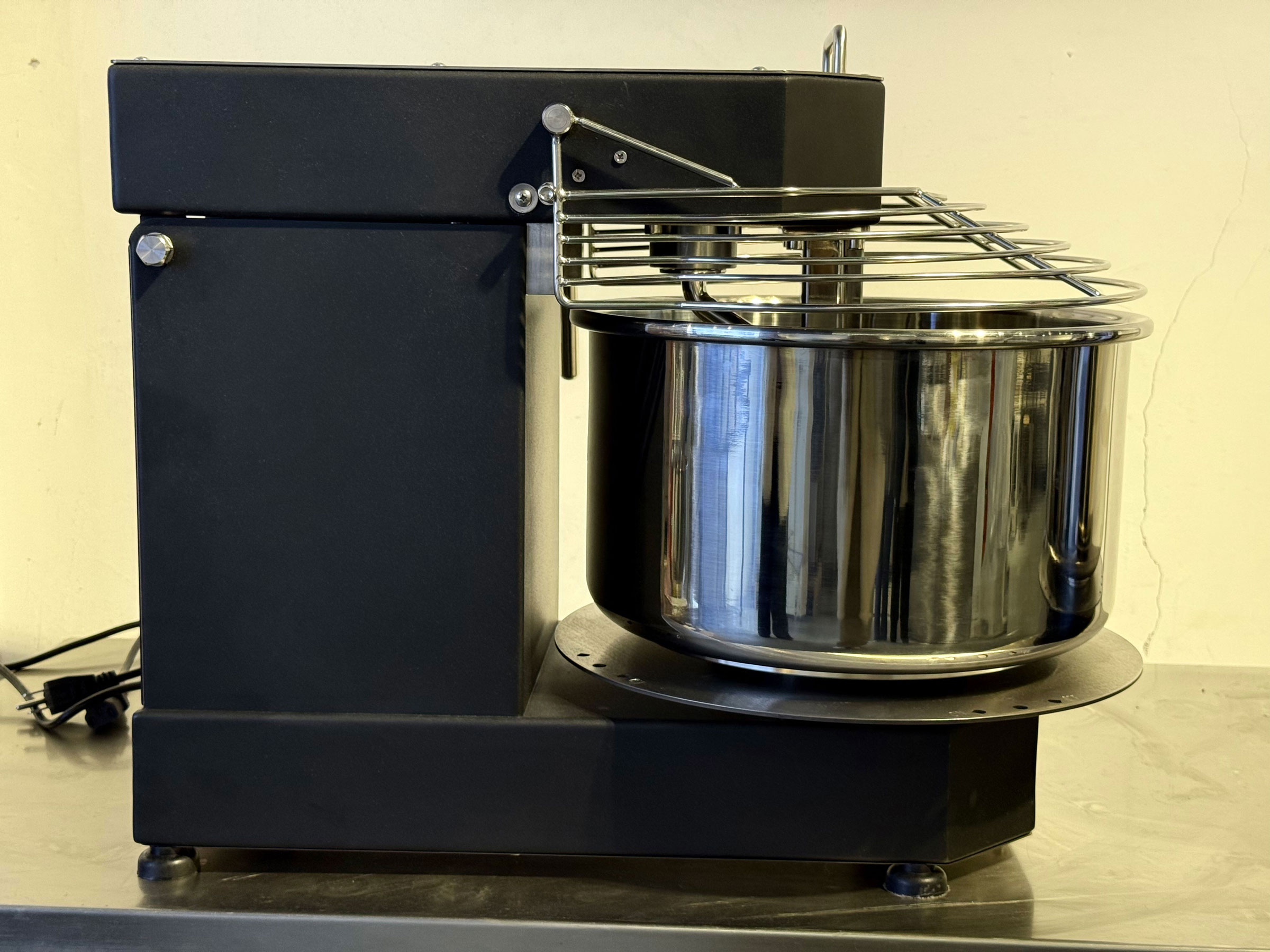15 Liter Lifted Head Removable Bowl Tabletop Spiral Mixer Dough Mixer