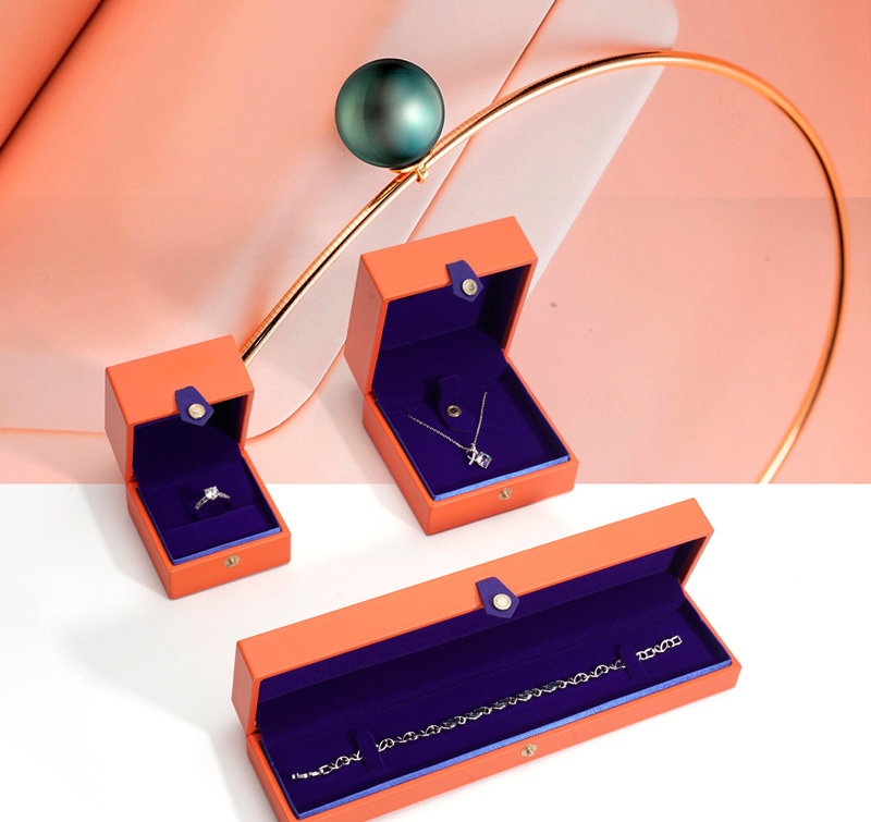 Cultural Fusion in Luxury Jewelry Packaging