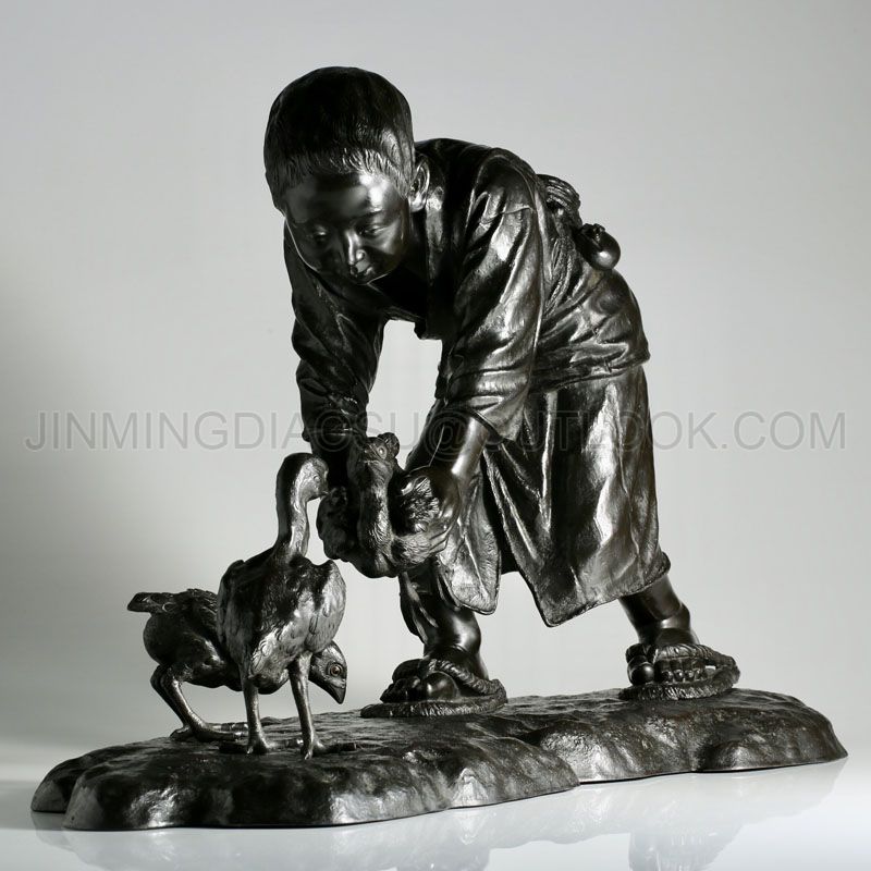 How were bronze statues made in ancient Greece?