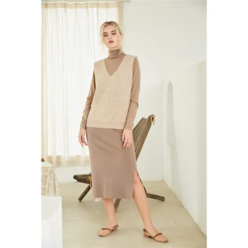 Women's V Neck Sweater Vest Supplier