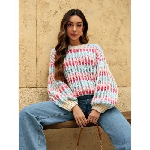 女士彩色圆领针织毛衣风格
