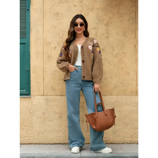 Cardigã de botão floral feminino em malha.