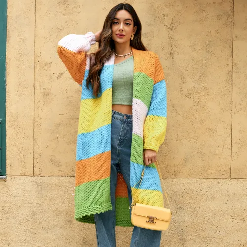 Женский длинный свитер-жакет с цветными вставками