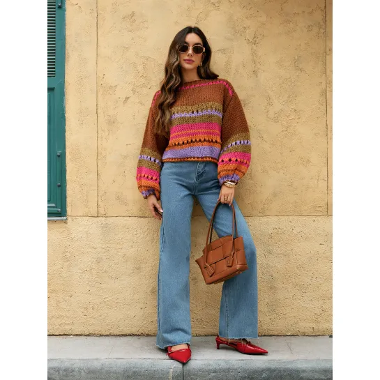 Pulôver de tricô de pescoço largo e colorido
