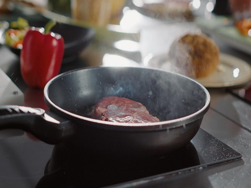A Guide to Choosing Cookware for Induction Cooktops: How to Pair with Ceramic Glass Panels for Optimal Efficiency