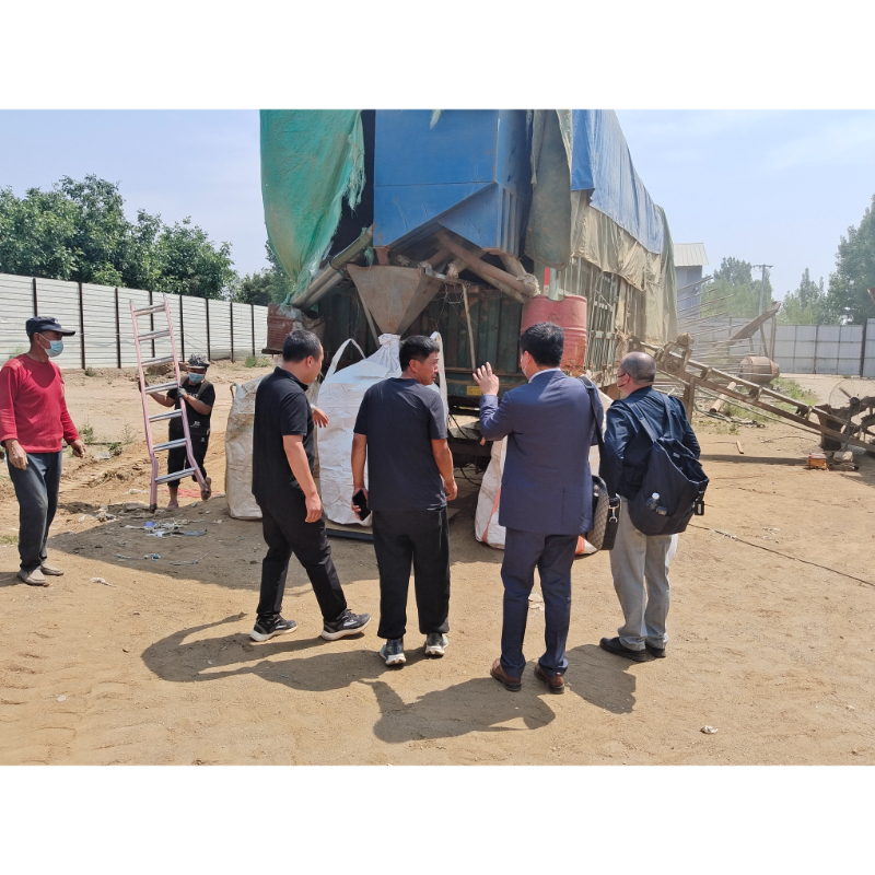 Japanese customers visited our vermiculite processing plant