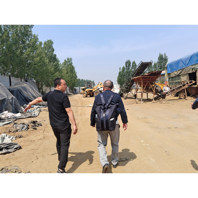 Japanese customers visited our vermiculite processing plant