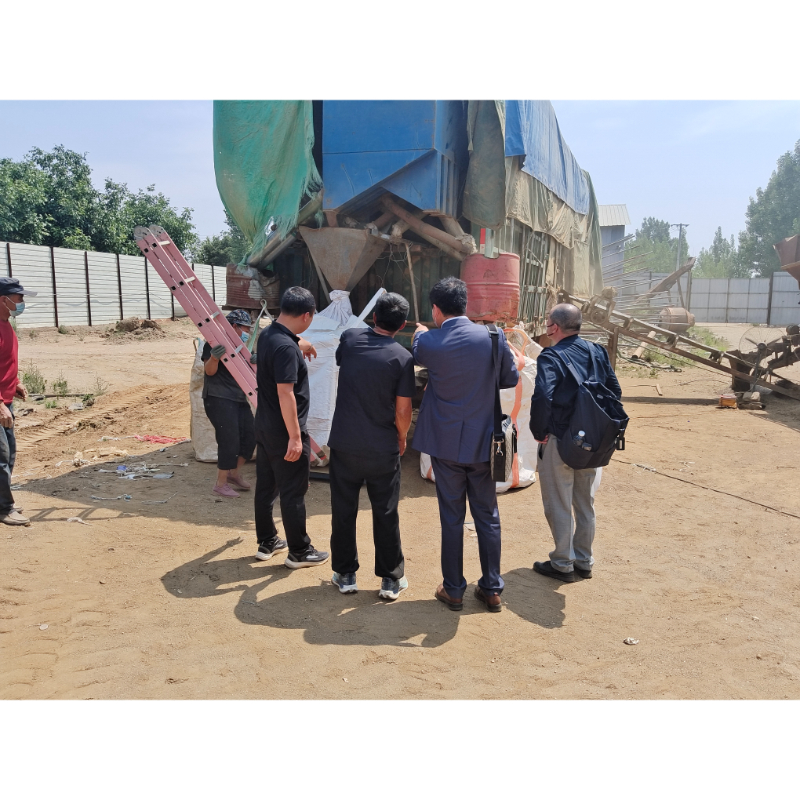 Japanese customers visited our vermiculite processing plant