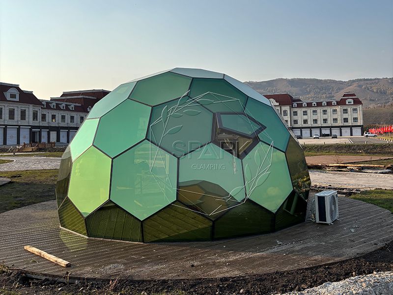 ハニカムグランピングガラスドーム