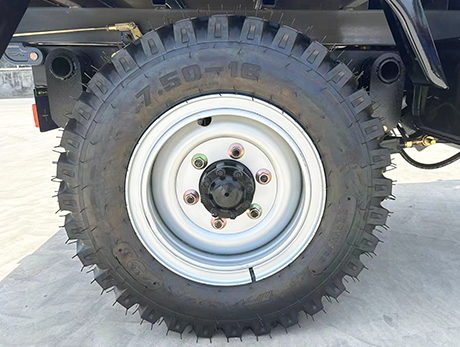 diesel fecal suction vehicle