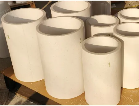 金属炉におけるアルミナるつぼの性能のレビュー