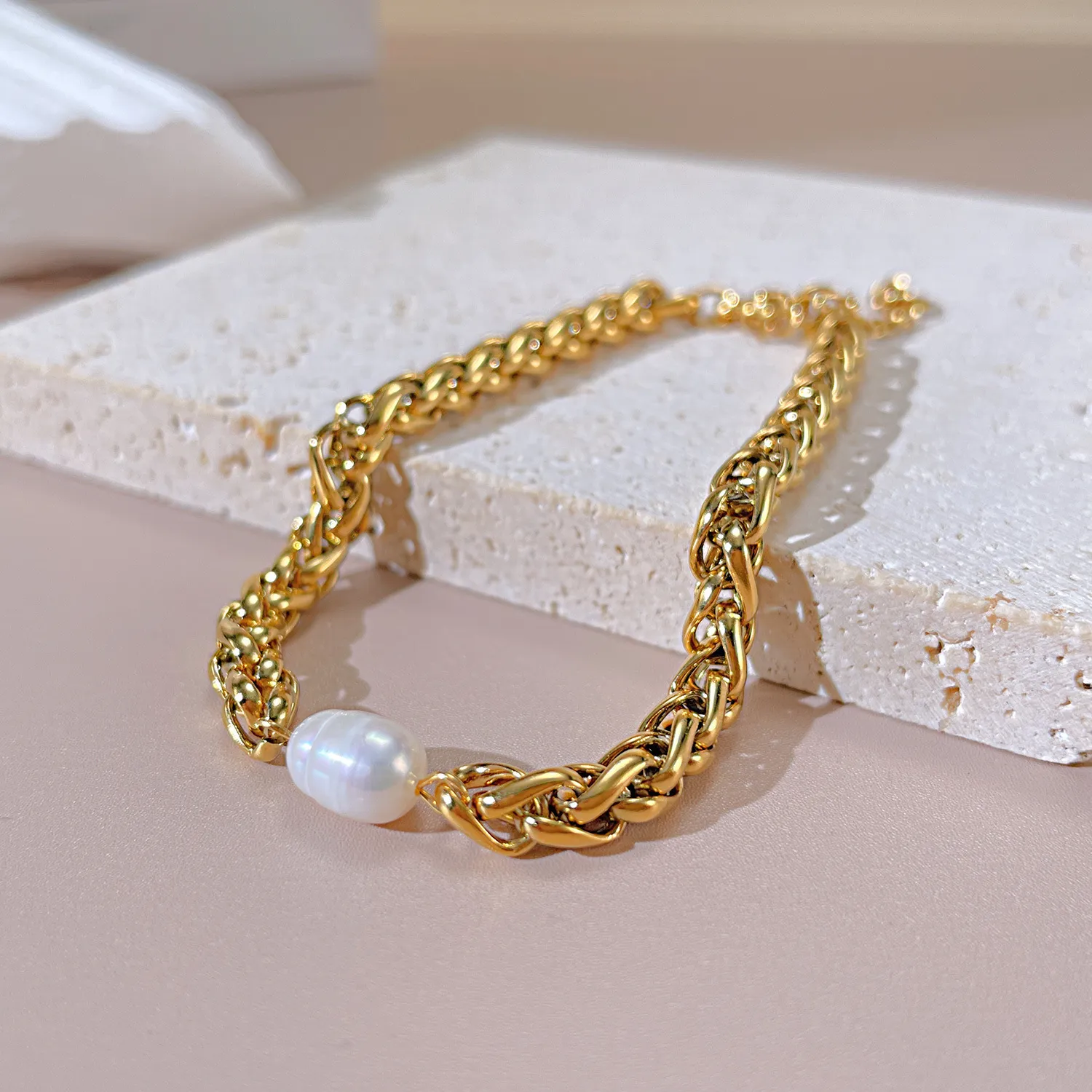 Pulsera de acero inoxidable con perlas de agua dulce natural