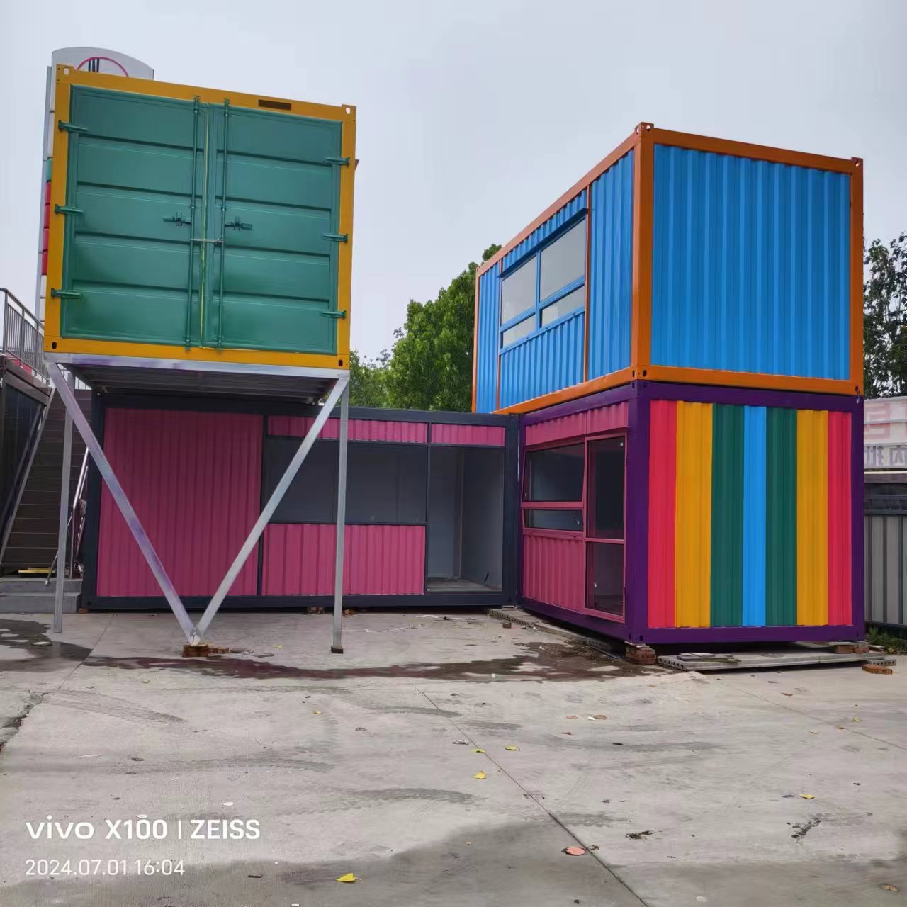 The construction of prefabricated houses