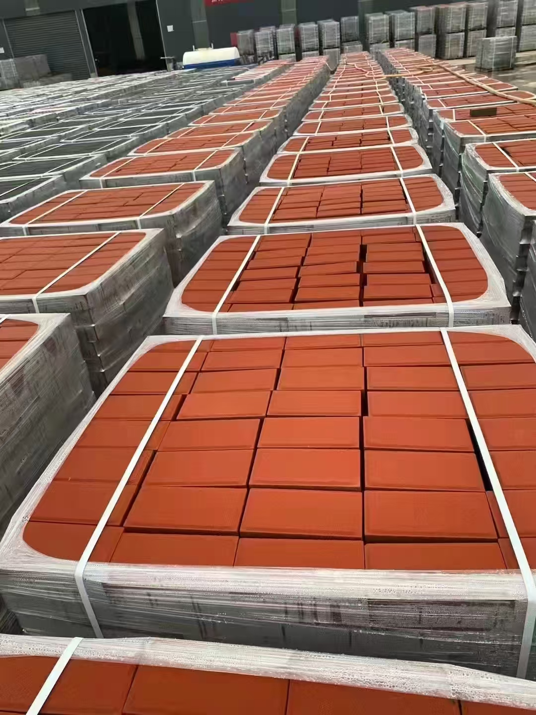 What is the usage ratio of colored cement road brick pigments?