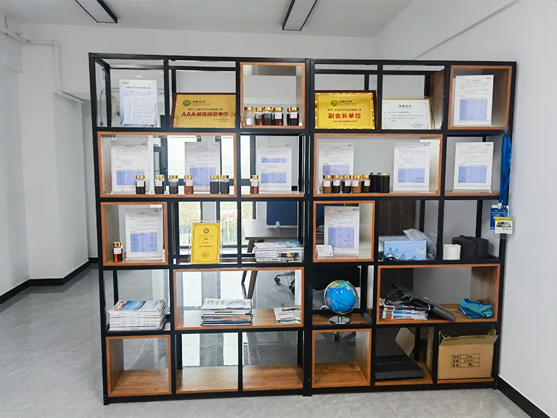 ヘ・アオについて