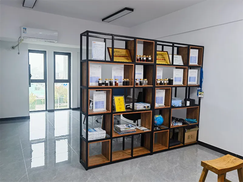 ヘ・アオについて