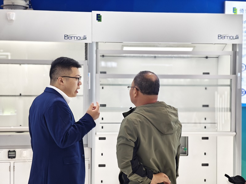 Focusing on pharmaceuticals and higher education! E-World Technology releases technological momentum at two major exhibitions