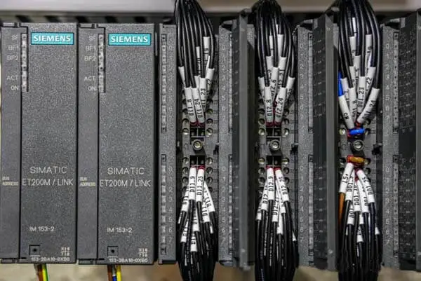 Why is Bus Servo Superior to Pulse Servo?