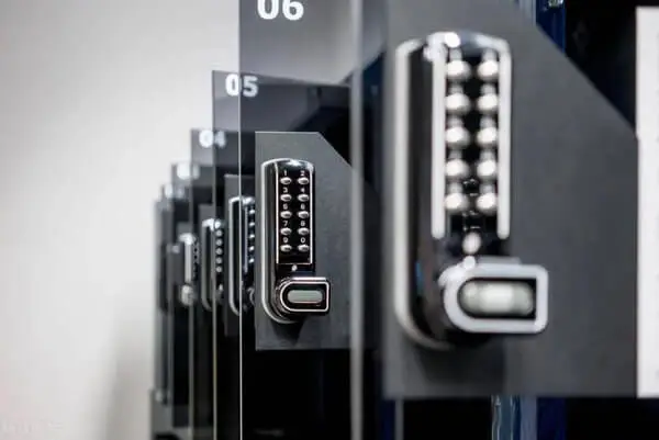 Why is Bus Servo Superior to Pulse Servo?