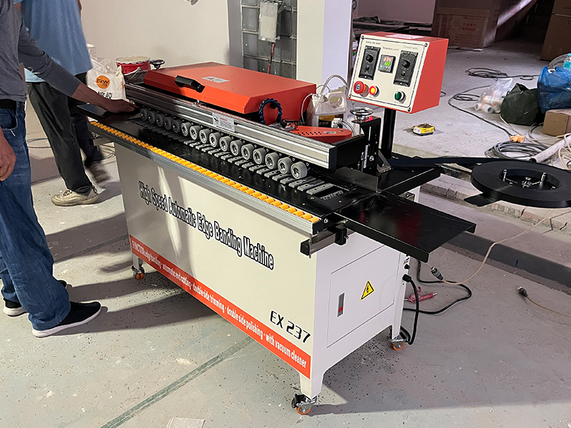 Advantages of small fully automatic edge banding machine