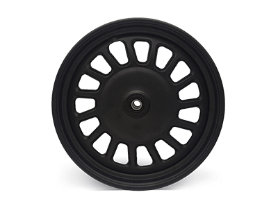 What is the difference between a wheel rim and a hub?