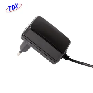 ウォールマウントパワーアダプター-18W-5V 3A -EU PLU