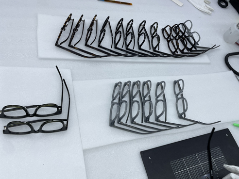 How to Create Unique Designs for Custom Eyewear Frames?