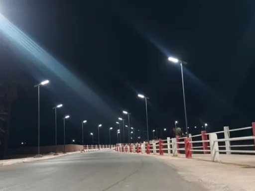 ضوء شارع الطاقة الشمسية المتكاملة في ضوء الشوارع التجارية في الجزائر