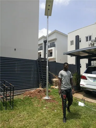 150W Solar Street Light Outdoor sur les quartiers résidentiels au Nigéria