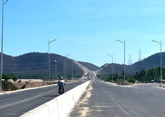 Street & Roadway Lighting