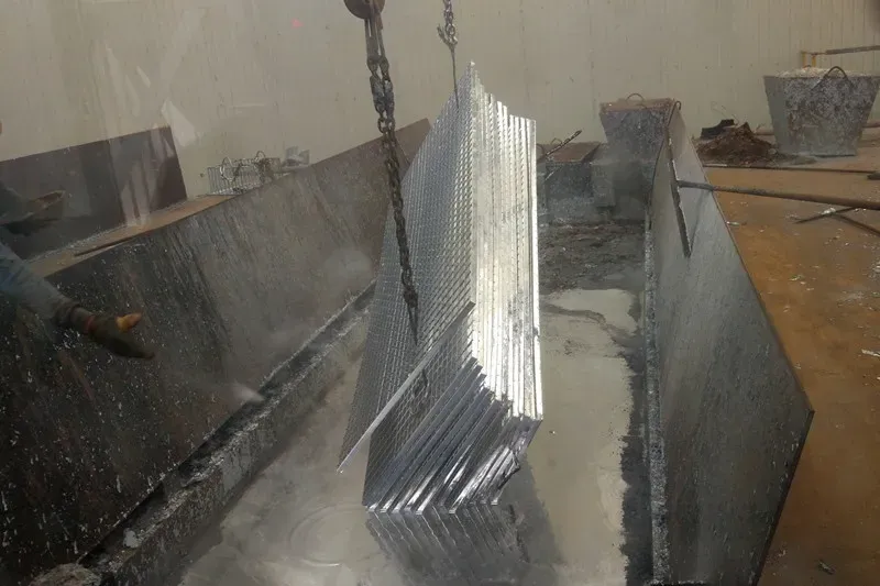 Durable 50x5 Galvanized Steel Grating Platforms - Kaiheng Stainless ...