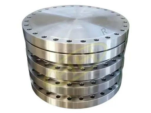 Carbon Steel Flanges vs. Stainless Steel Flanges: What's the Difference?