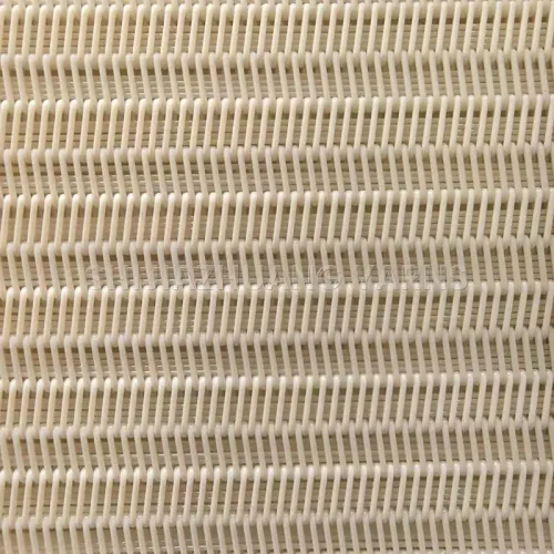 Dubbel nätmaskinstyg