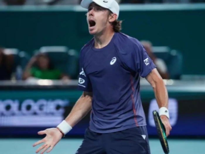 Alex de Minaur Battles Past Joao Fonseca to Reach Miami Open Fourth Round