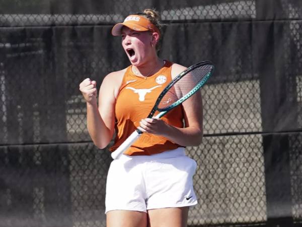 Texas Women’s Tennis Upsets No. 1 Georgia with 4-2 Home Victory