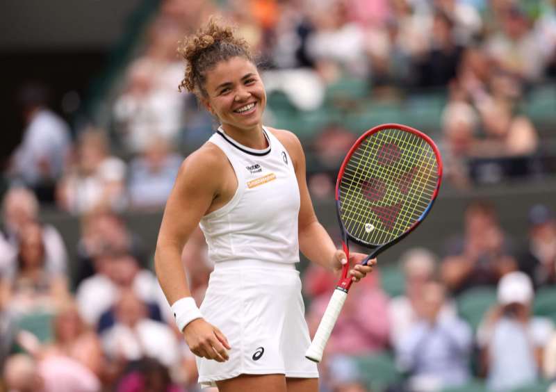 Smy Tennis News|Jasmine Paolini Defeats Eva Lys to Advance at Porsche Tennis Grand Prix