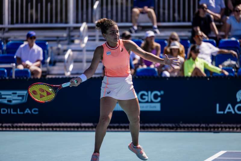 Smy Tennis News|Jasmine Paolini Defeats Eva Lys to Advance at Porsche Tennis Grand Prix