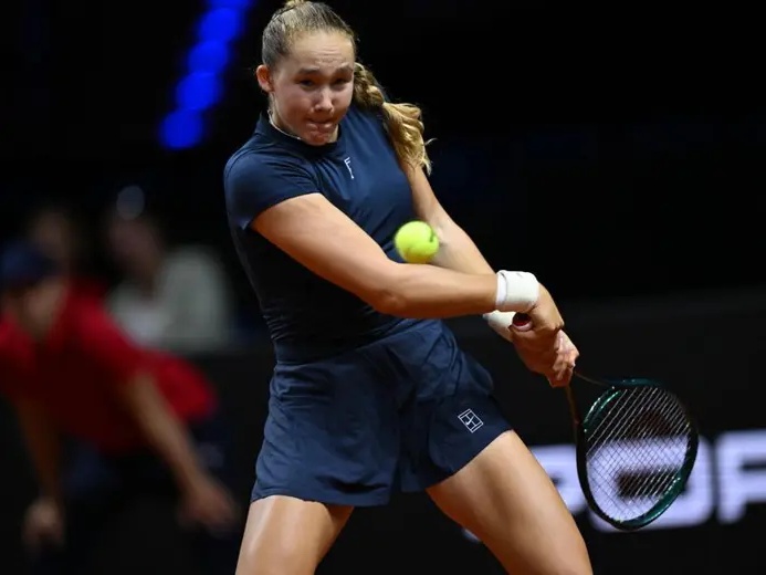 Smy Tennis News|Mirra Andreeva Earns Emotional Win Over Sister Erika at Stuttgart Open
