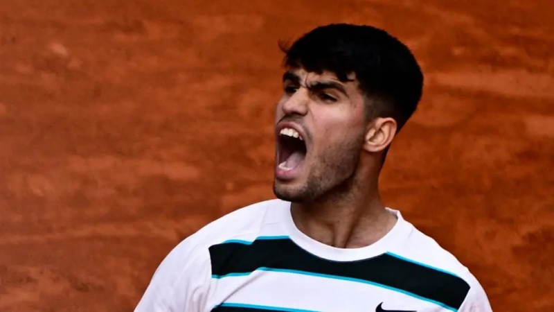 Carlos Alcaraz Battles Past Ben Shelton to Reach French Open 2025 Quarter-Finals
