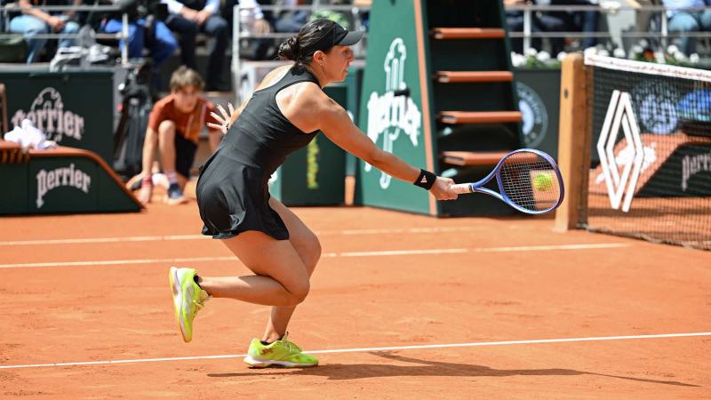 French Wild Card Lois Boisson Shocks World No. 3 Jessica Pegula at Roland Garros 2025
