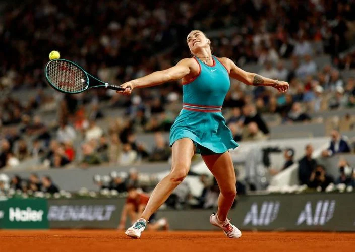 Sabalenka Ends Swiatek’s Roland Garros Streak to Set Up French Open Final with Gauff