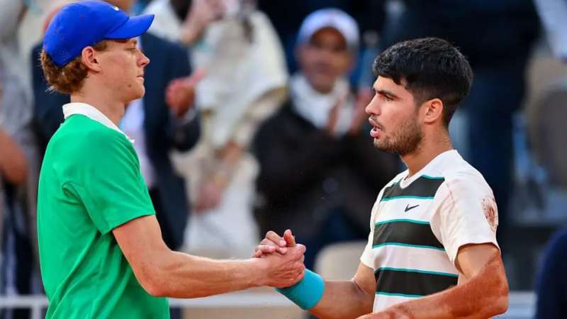 Carlos Alcaraz Defeats Lehecka to Claim Second Queen's Title in London