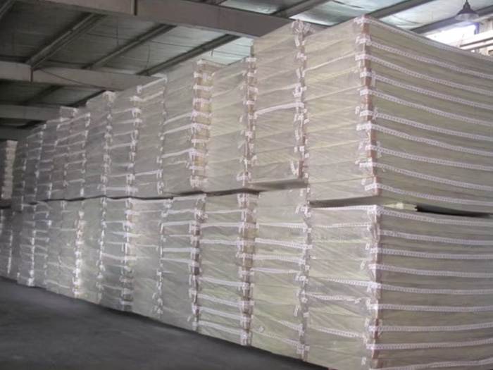 What problems may occur during the use of phenolic foam board?