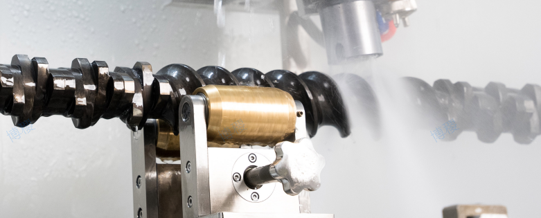 How to disassemble and clean the screw of a twin-screw extruder
