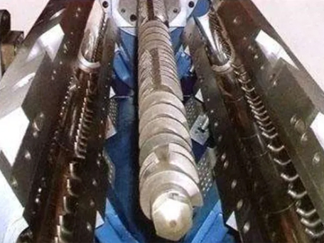 The three most common ways to clean the screw of a twin-screw extruder, which one do you use?