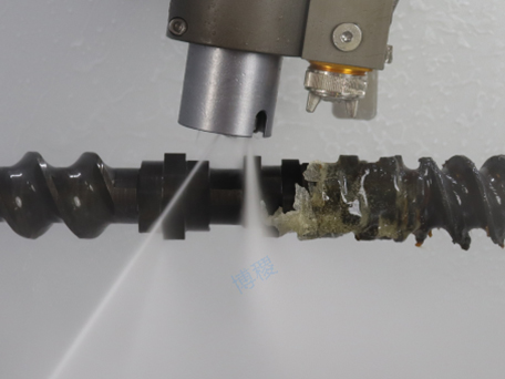 How to clean the screws inside the twin-screw extruder after use?