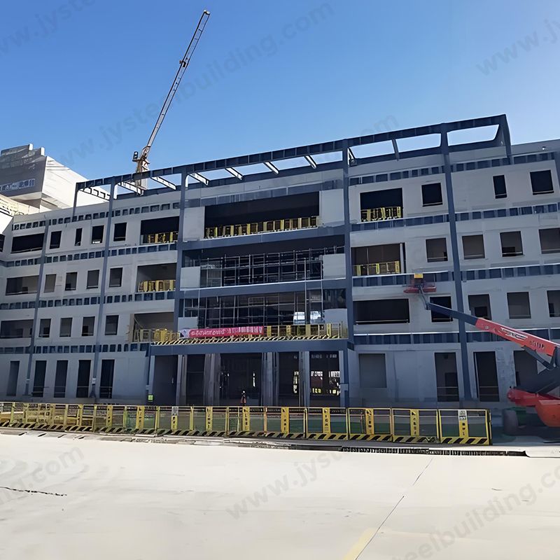 Rýchle konštrukčné riešenie pre oceľovú štruktúru nemocnice